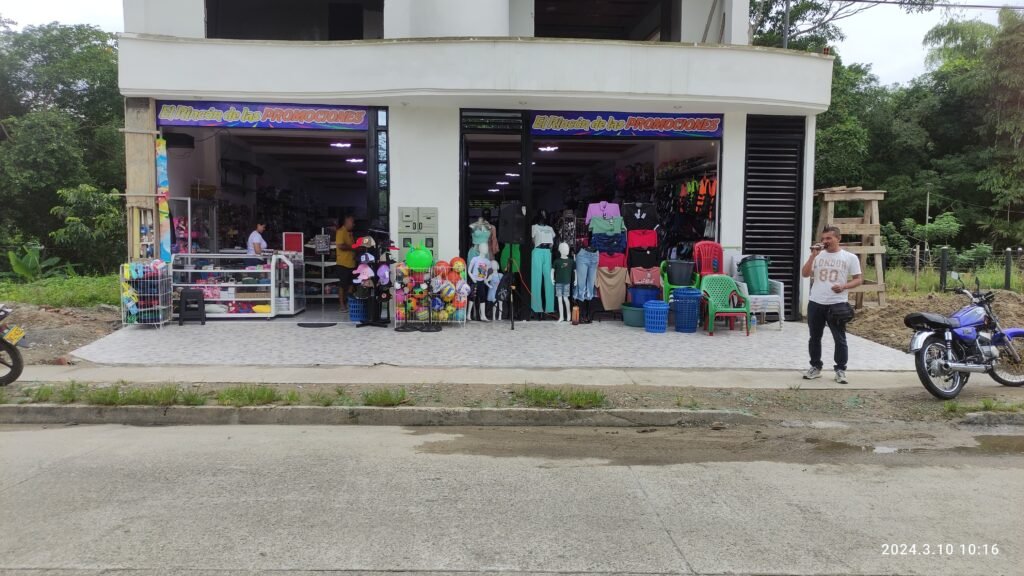 8f992c51-5b72-46bd-9c06-c985fda19051